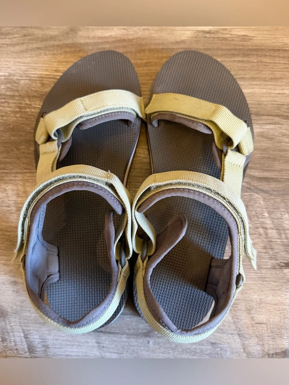 Teva Vibram Soles Universal Trail Sandals Womens Size 11 Sage Green